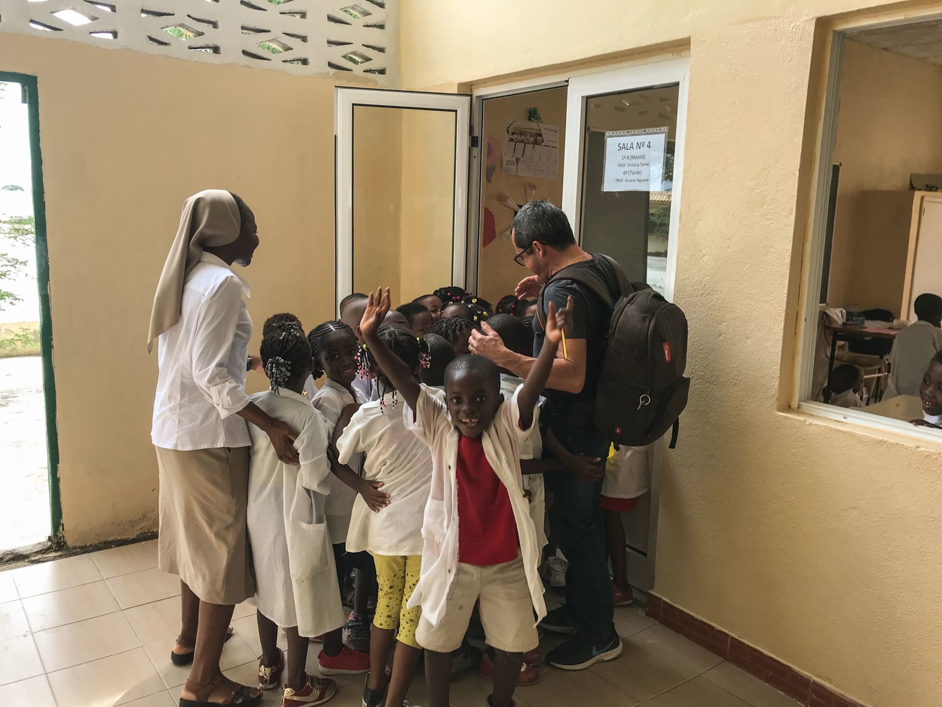 Foto Projeto Social, Fotografia para todos, em Angola, na Escola Imaculado Coração de Maria Foto Projeto Social, Fotografia para todos, em Angola, na Escola Imaculado Coração de Maria - Imagem 8