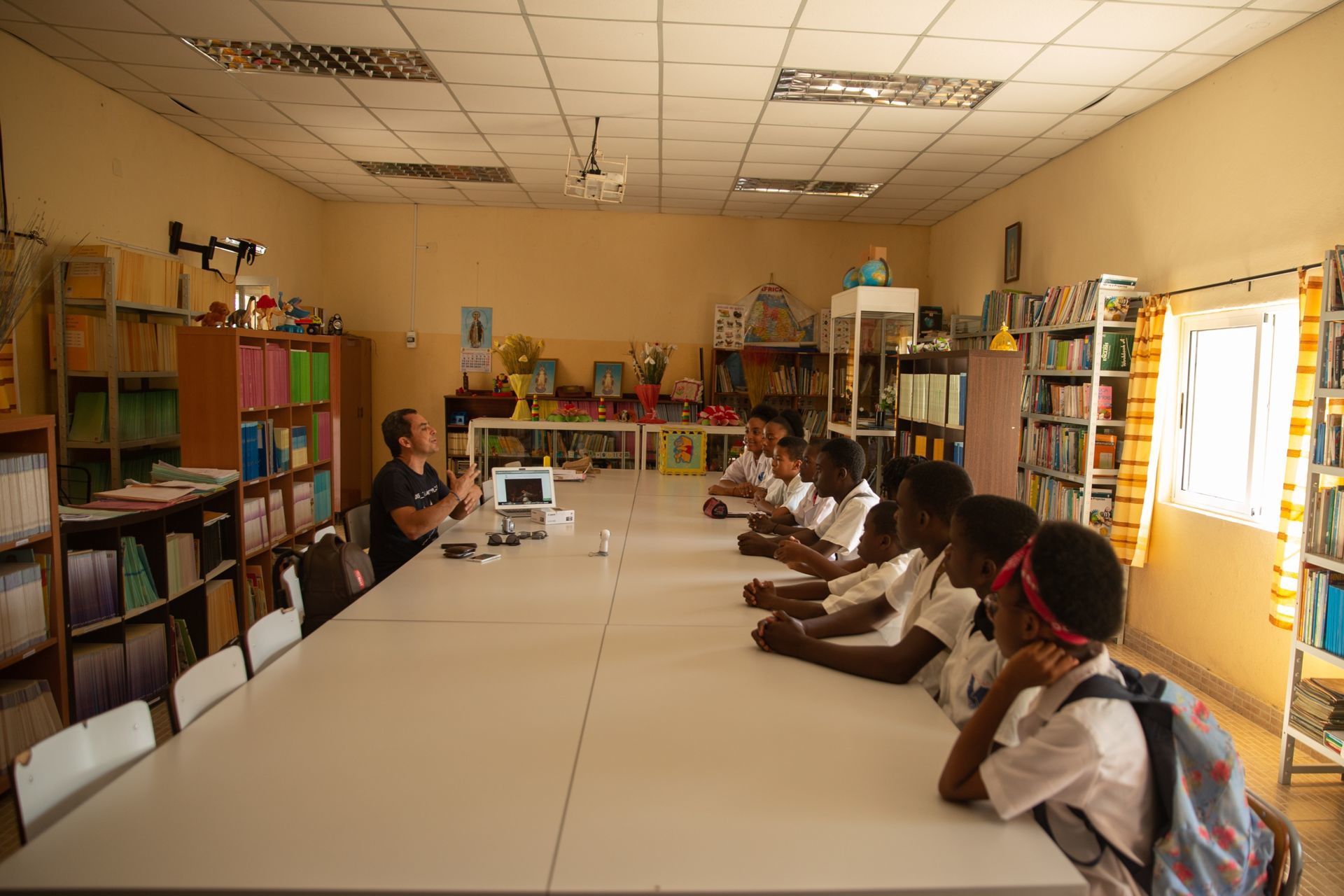 Foto Projeto Social, Fotografia para todos, em Angola, na Escola Imaculado Coração de Maria Foto Projeto Social, Fotografia para todos, em Angola, na Escola Imaculado Coração de Maria - Imagem 11